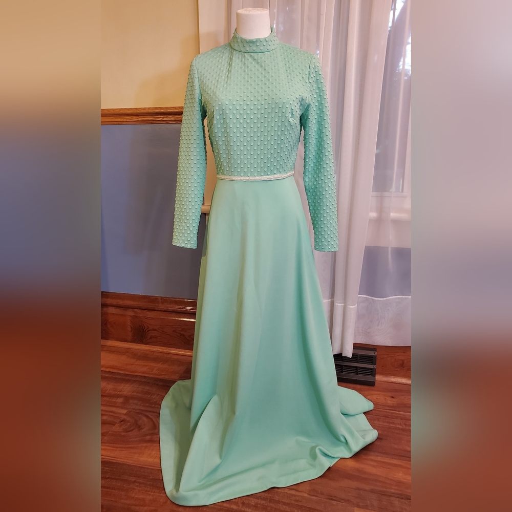 Vintage 70s Mint Green, Sea Foam Green Plisse Dot Long Sleeve Maxi Dress S/M